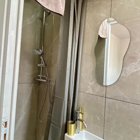 Апартаменты Nouveau Carre D'or